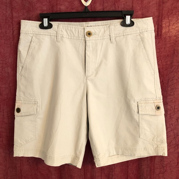 Eddie Bauer shorts, lt khaki color, size 8. NWOT - Picture 1 of 3